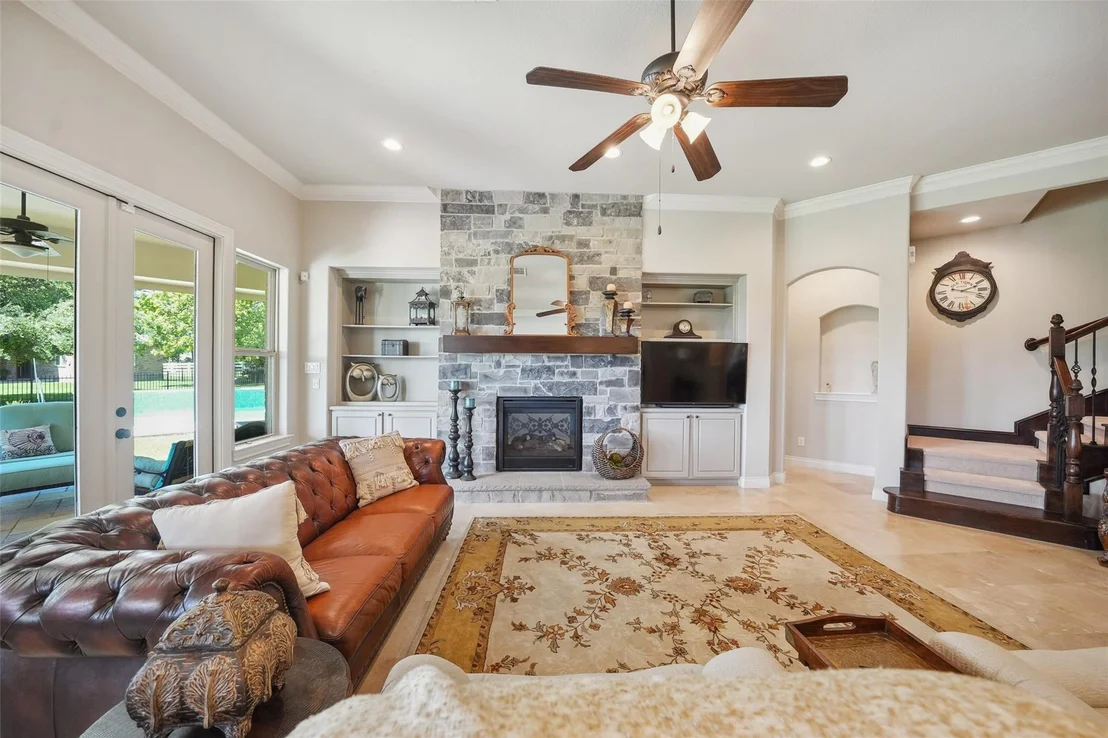 Photo of 5924 Oak Leaf Court
