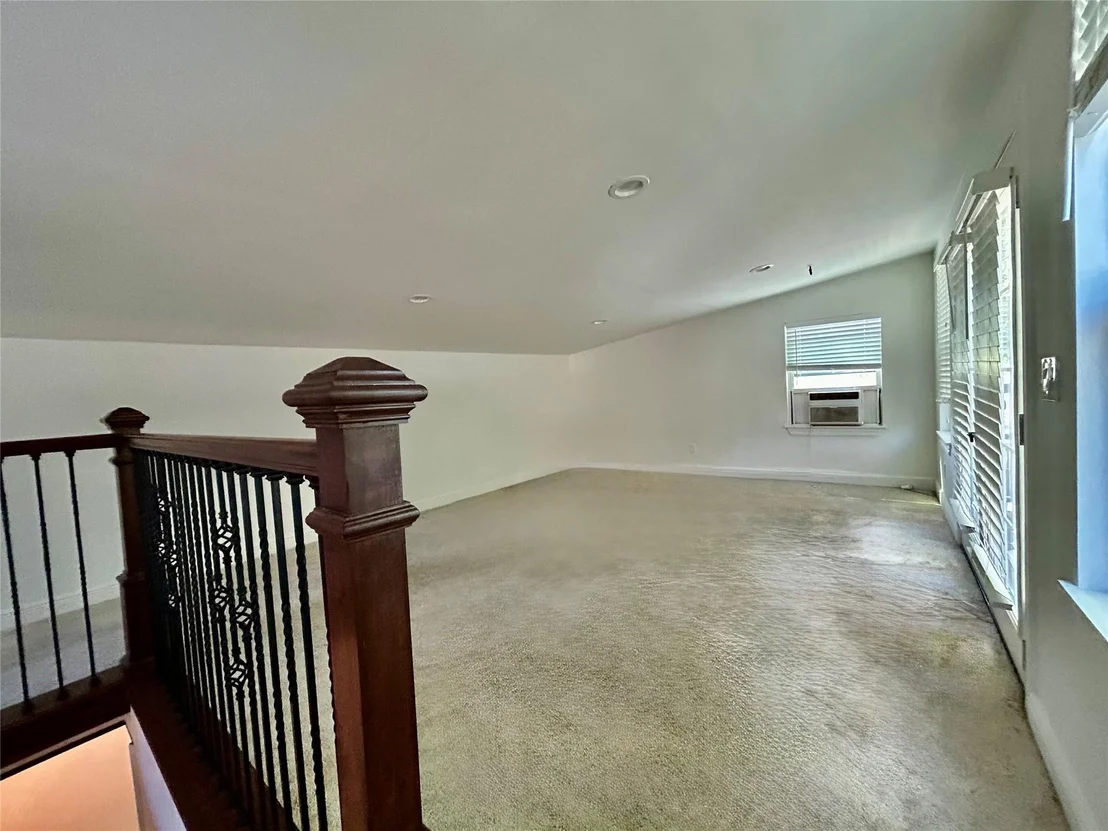 Photo of 823 Wycliffe Drive