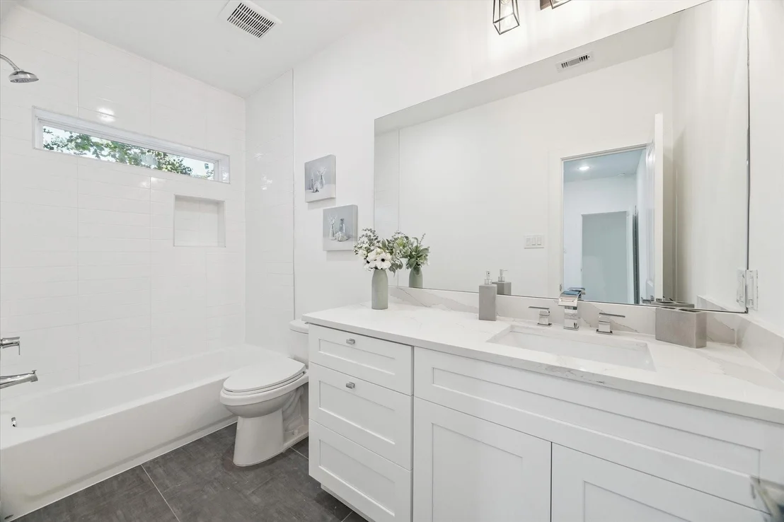 Photo of 2122 Oatfield Drive