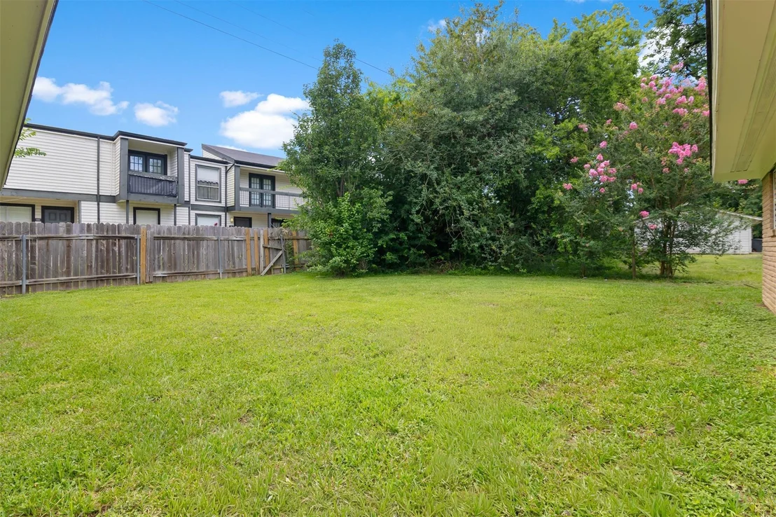 Photo of 18108 Wild Oak Drive