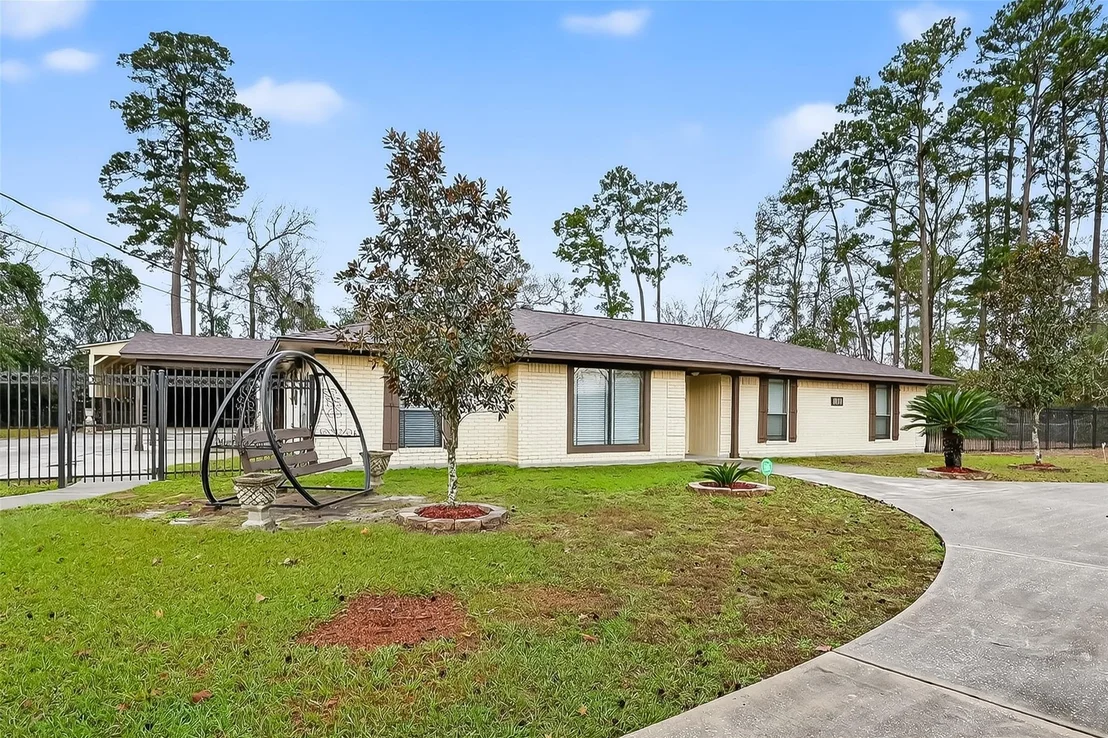 Photo of 1011 Chateau Woods Parkway Drive