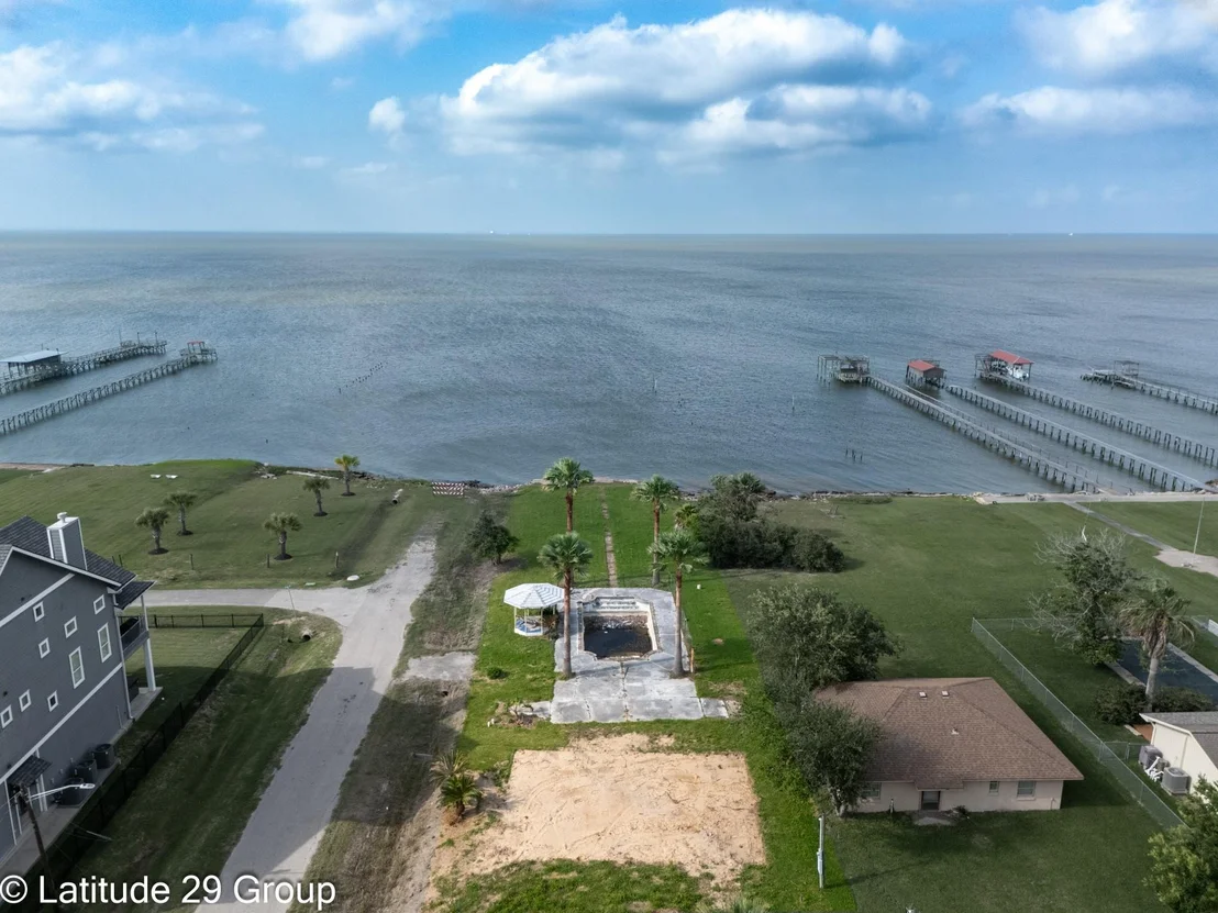 Photo of 2588 Cliff Drive