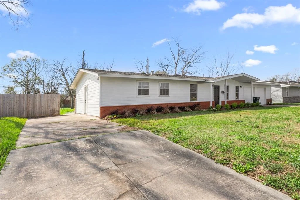 Photo of 203 Allendale Road