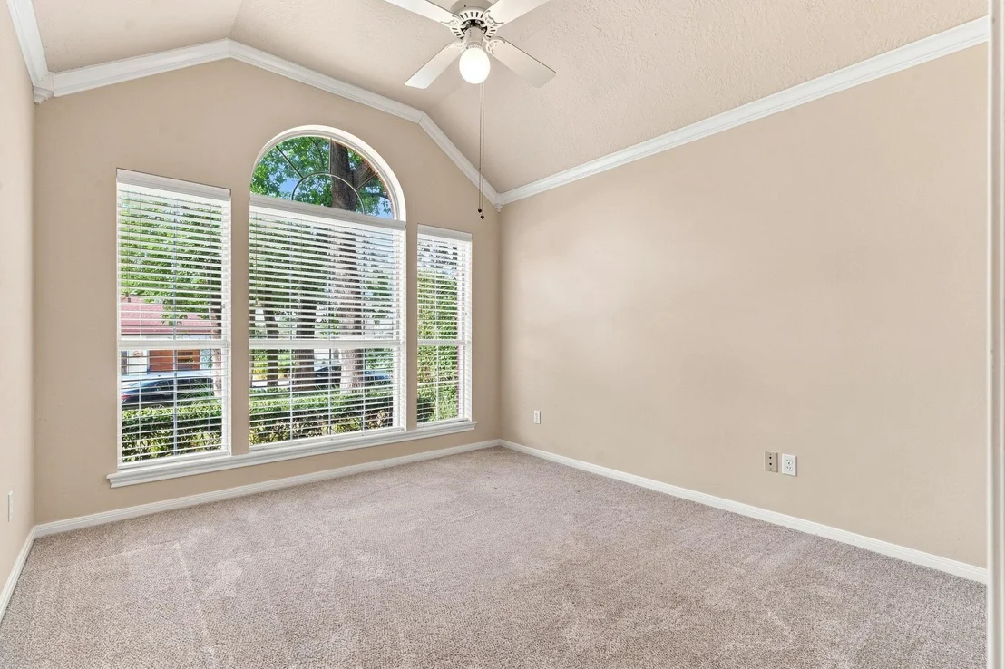 Photo of 101 Lakeside Drive
