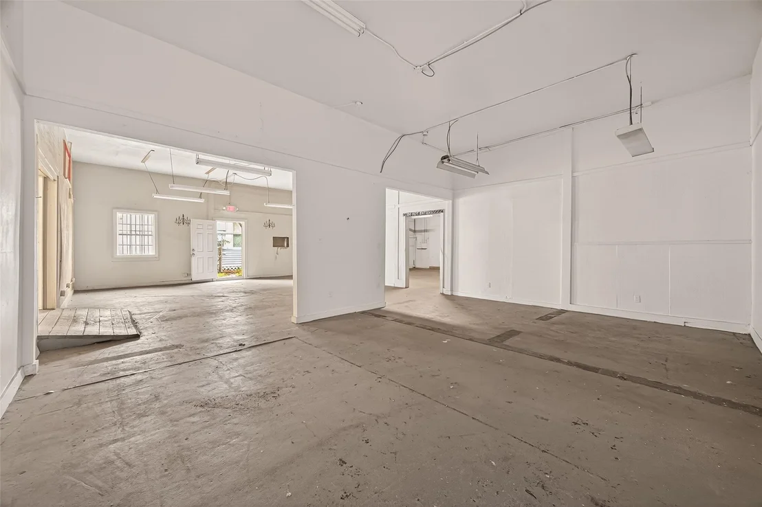 Photo of 2102 Common Street