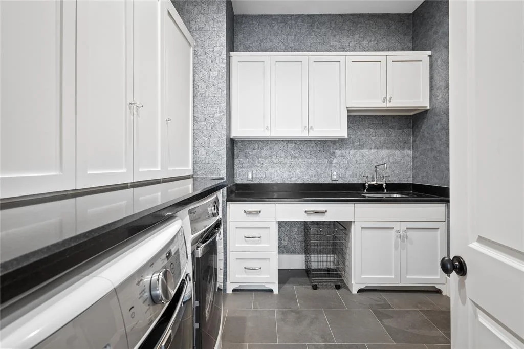 Photo of 2443 Pelham Drive