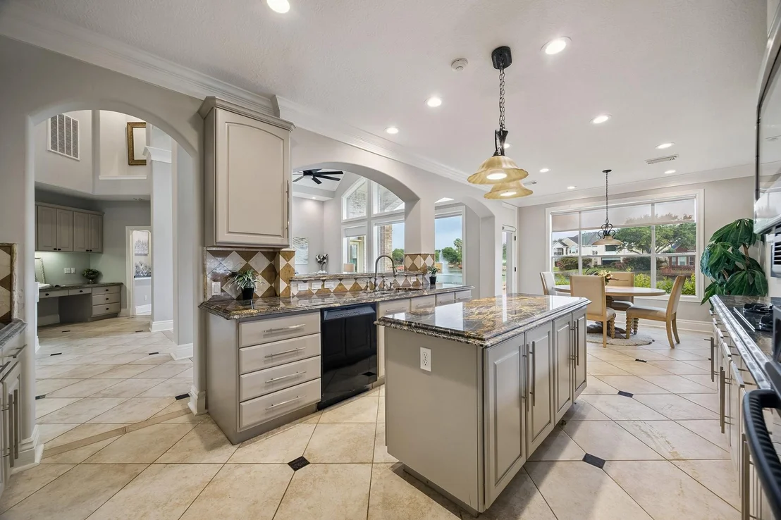 Photo of 5126 Beacon Point