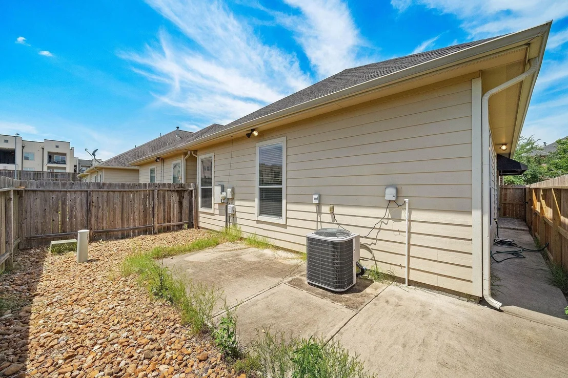 Photo of 912 Sweet Pine Drive