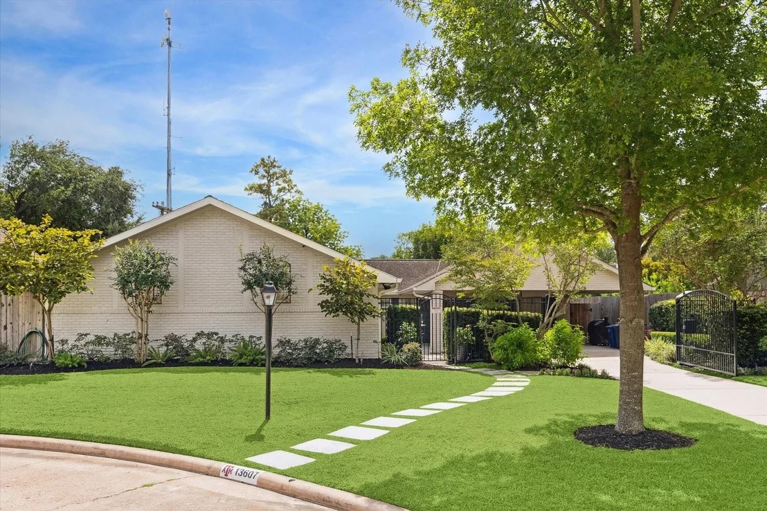 Photo of 13607 Taylorcrest Road