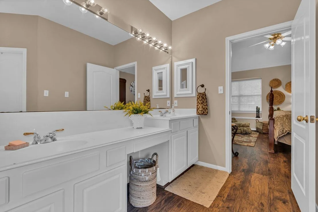 Photo of 902 Arbor Pine