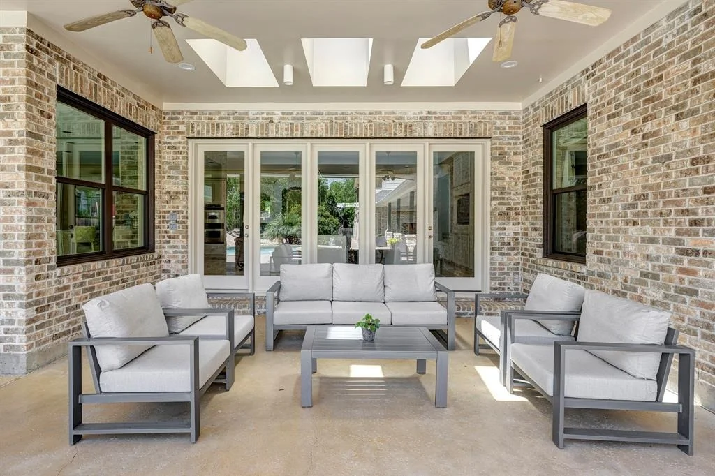 Photo of 702 Mulberry Lane