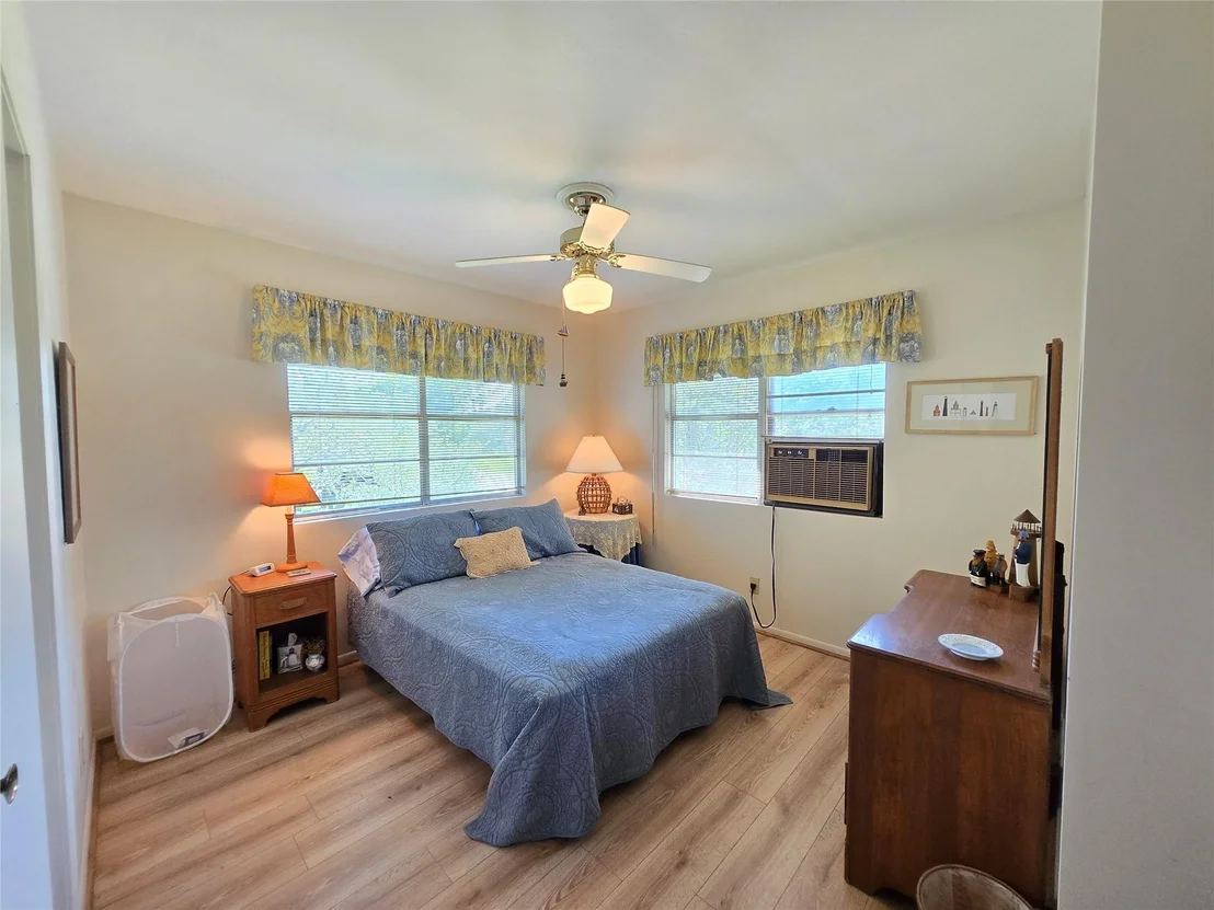 Photo of 2182 W Bayshore Drive