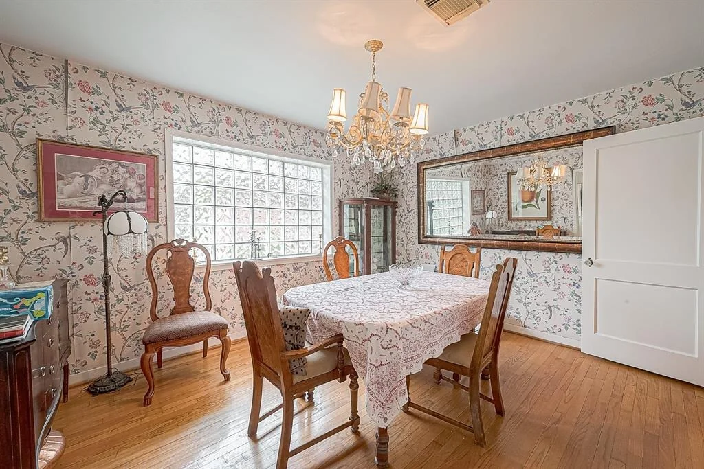 Photo of 2312 Suffolk Drive