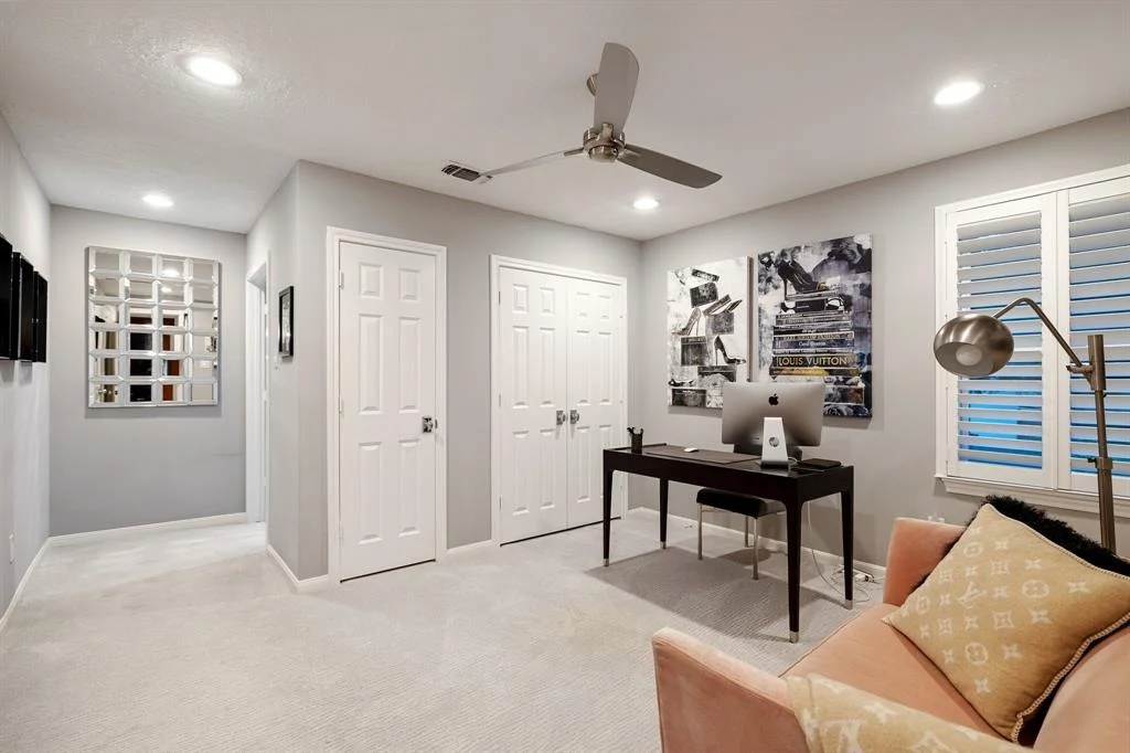 Photo of 2 Warrenton Drive