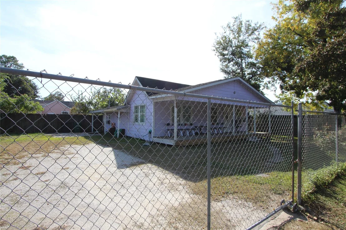 Photo of 7614 West Street