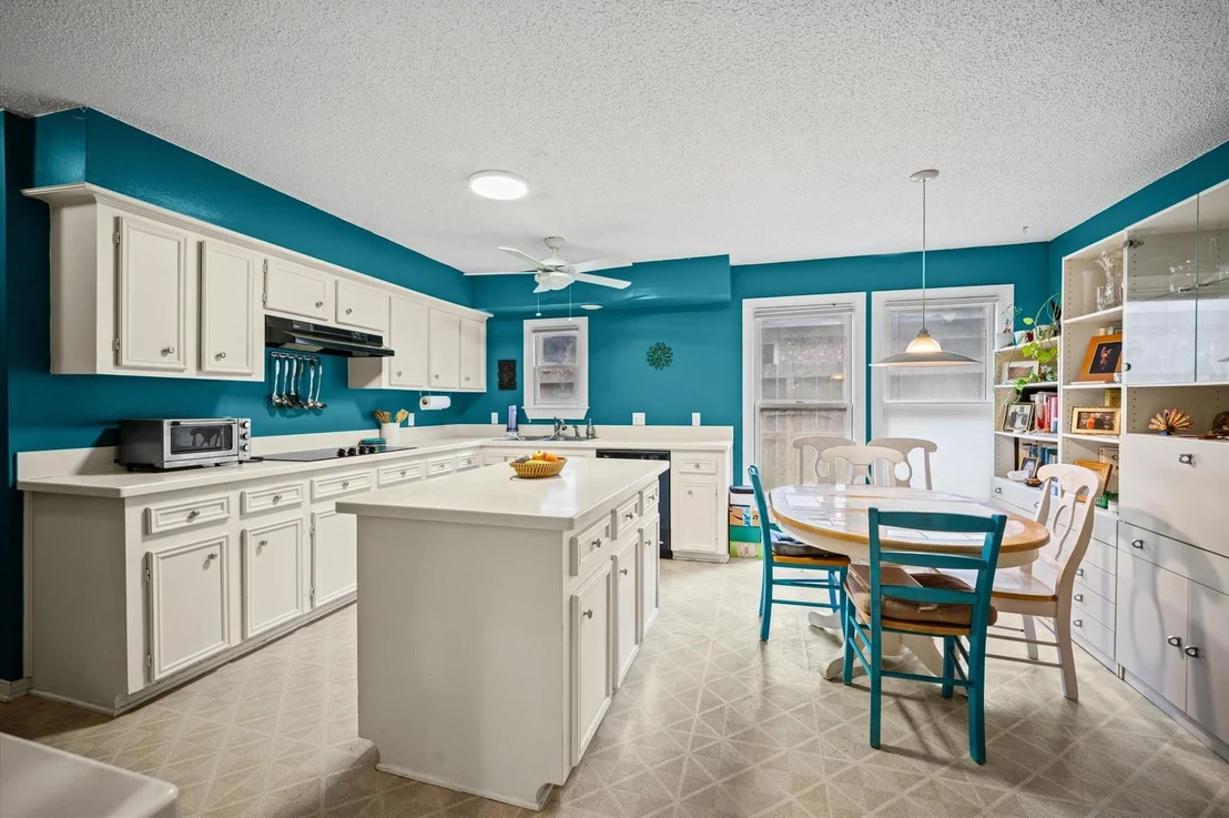 Photo of 1034 Coachlight Drive