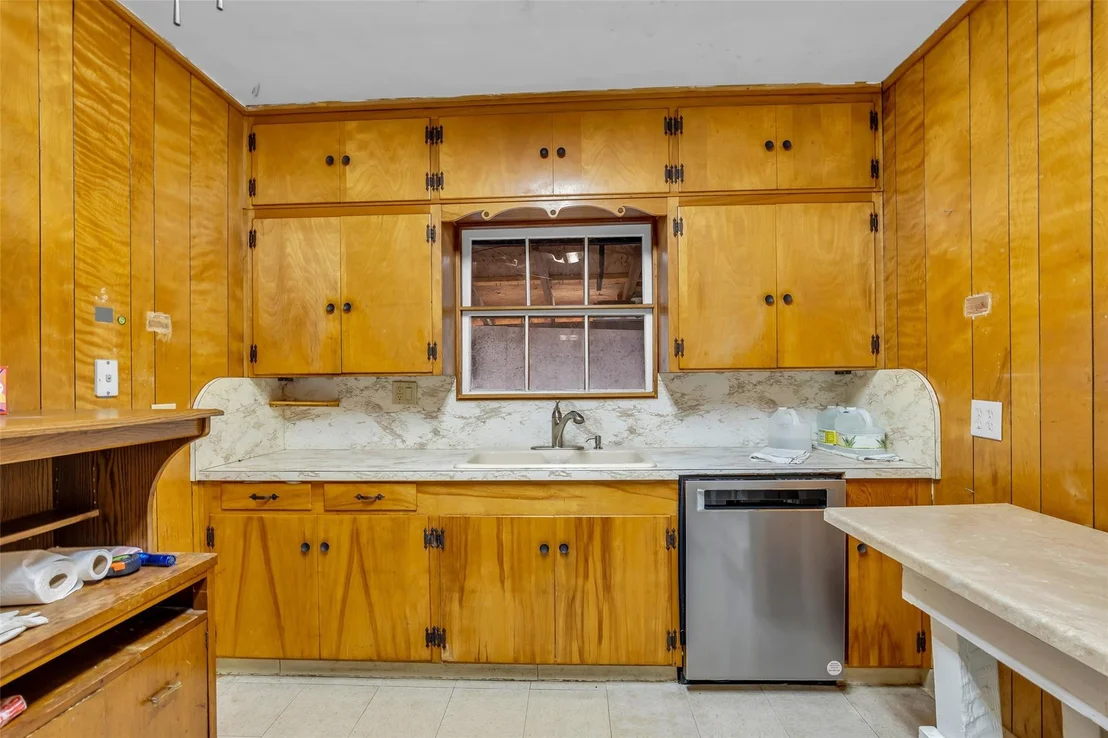 Photo of 218 Olive Avenue