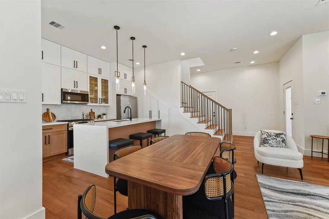 Photo of 8917 Knoll Branch Drive