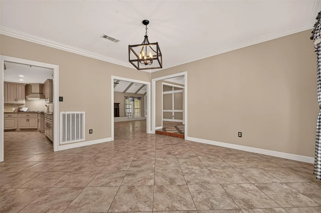 Photo of 1650 White Oak Creek Drive