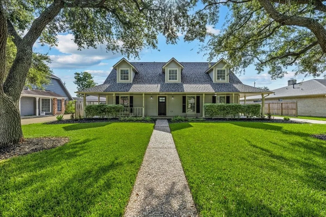 Photo of 2318 Killarney Lane