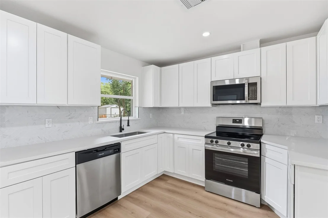 Photo of 3017 Cedarcrest Drive