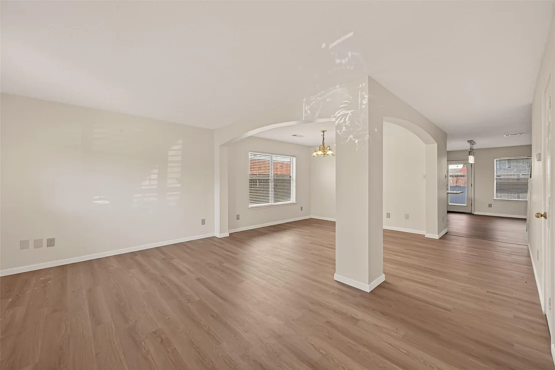Photo of 15910 Clayton Bend Drive