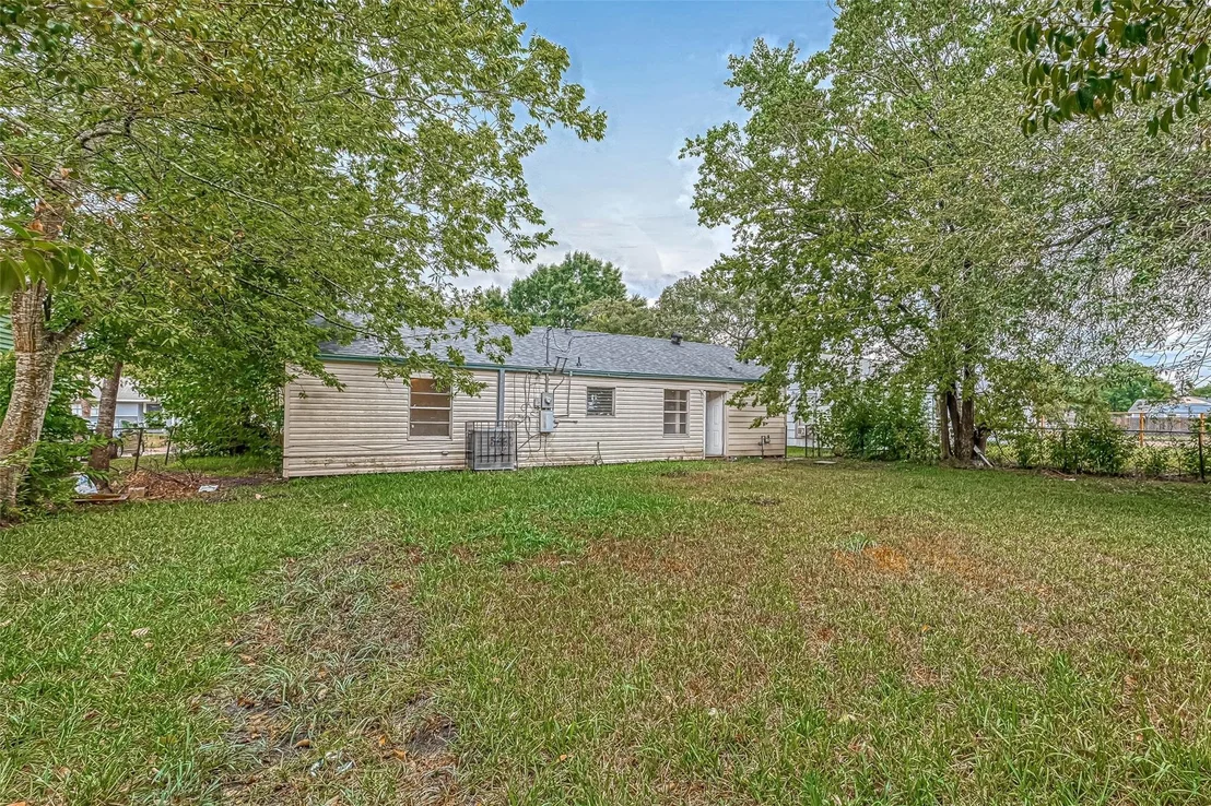 Photo of 5707 Lakefield Drive