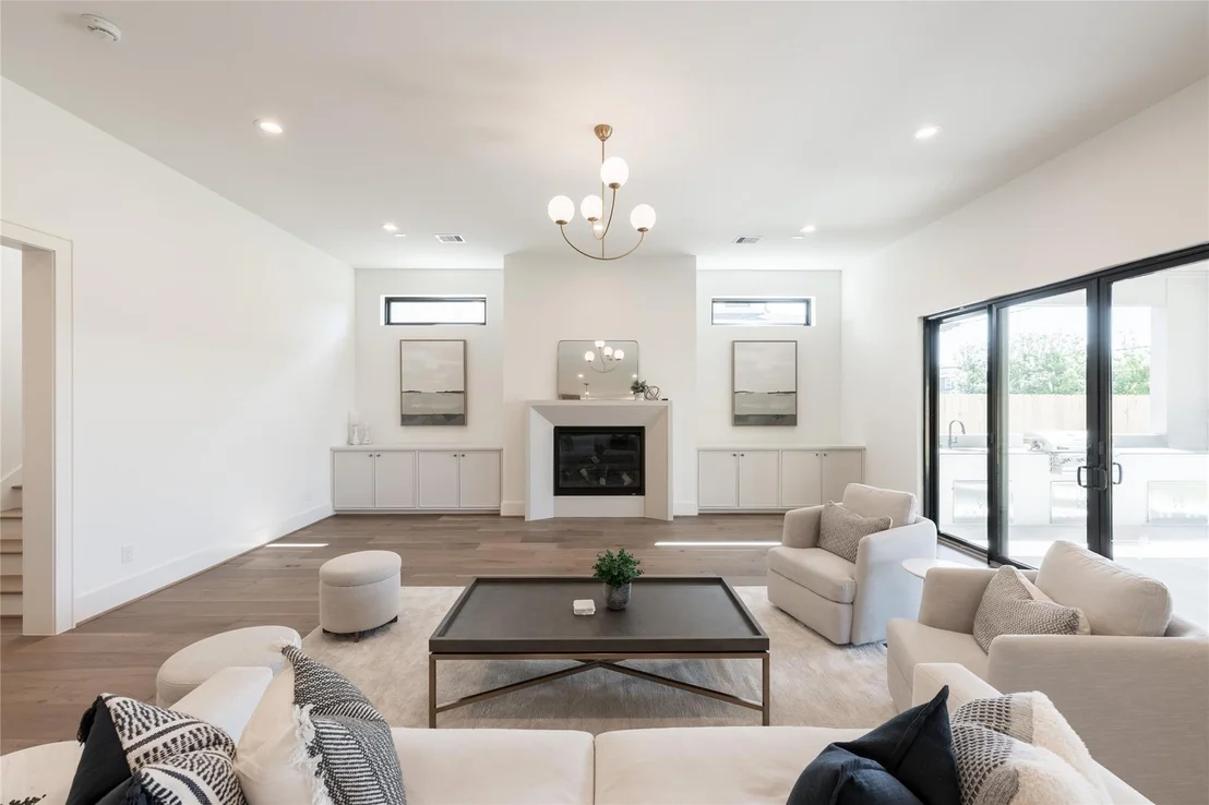 Photo of 1241 Du Barry Lane