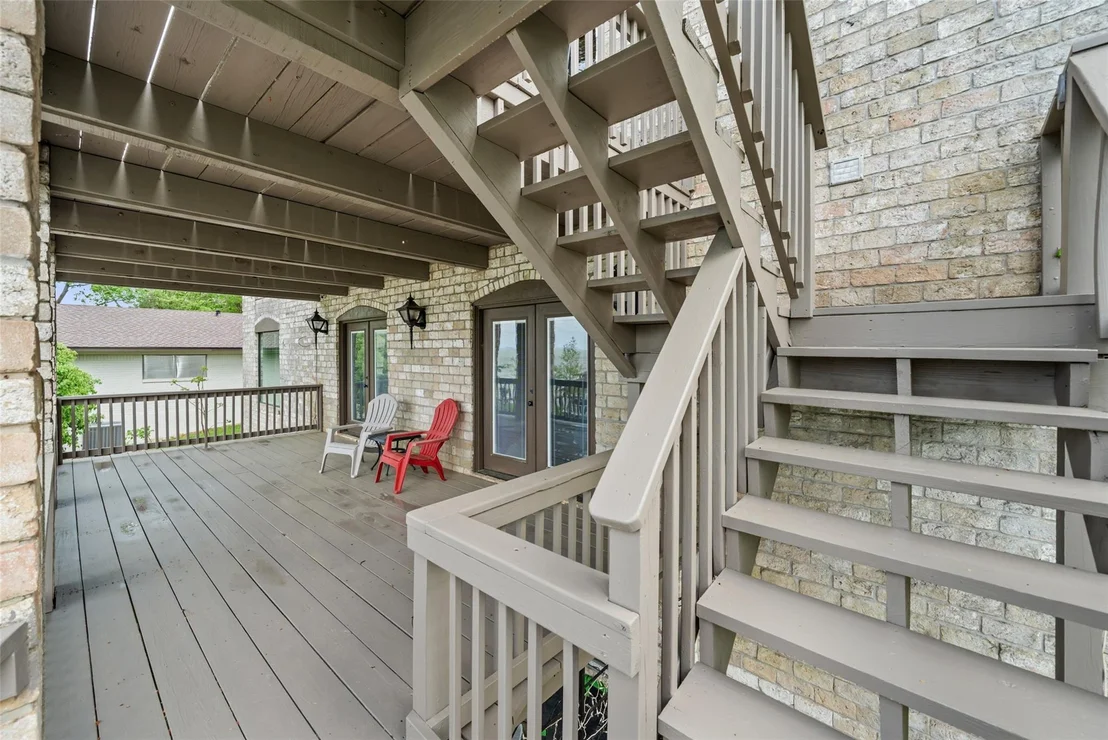 Photo of 121 Holiday Lane