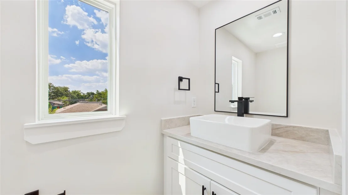 Photo of 4504 Robertson