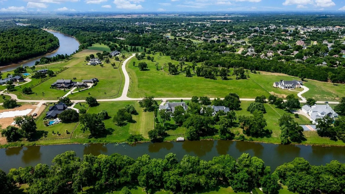 Photo of 30810 Riverlake Road