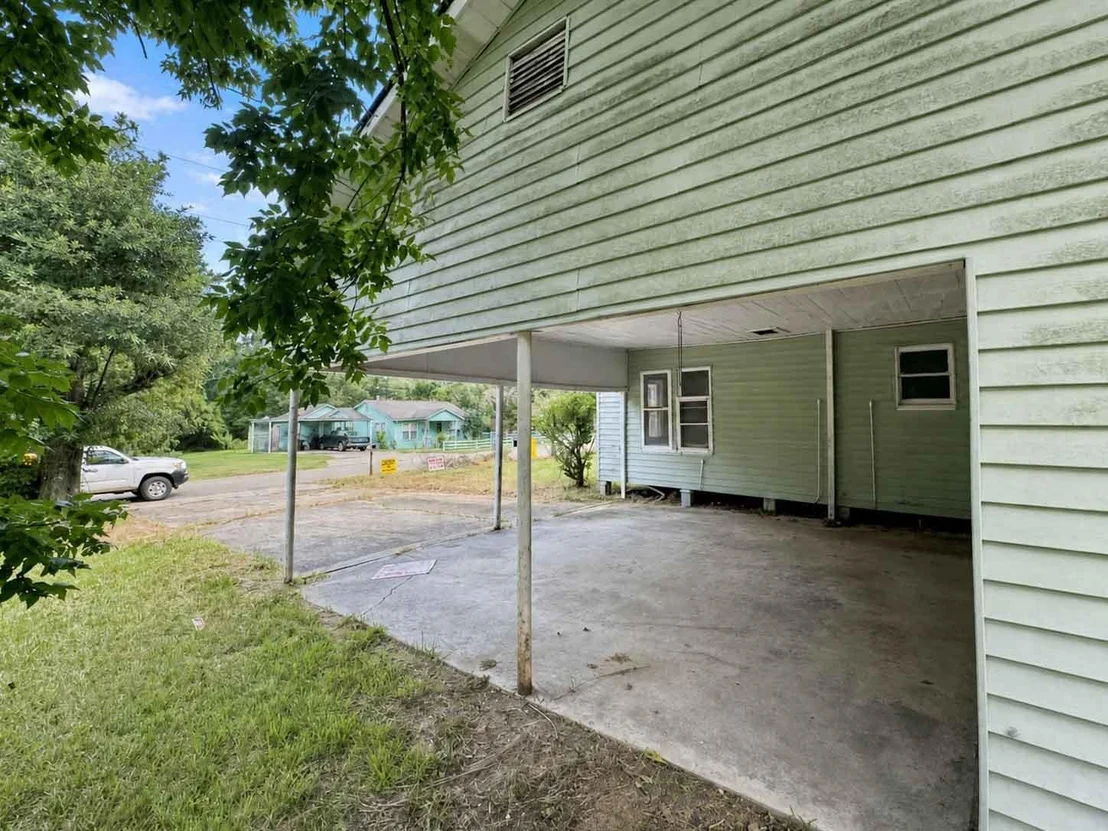 Photo of 1303 Hopkins Drive