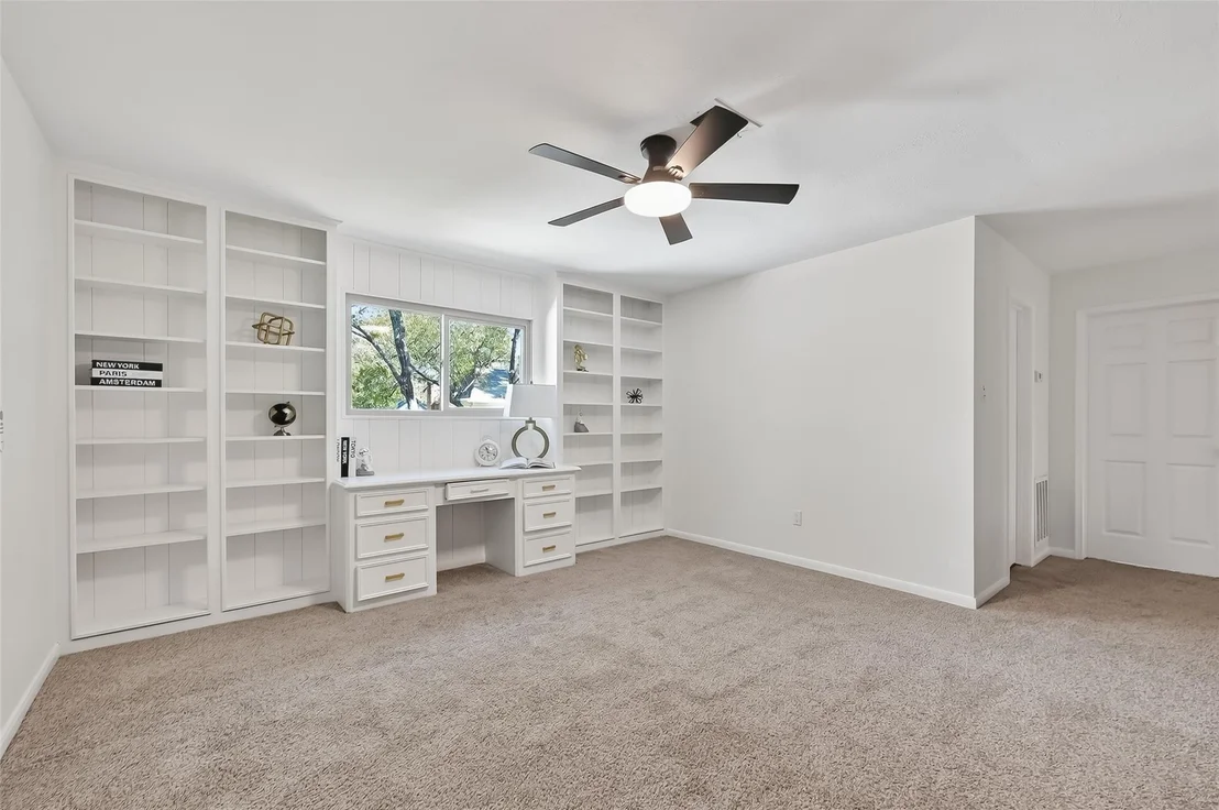 Photo of 13202 Lakecrest Drive