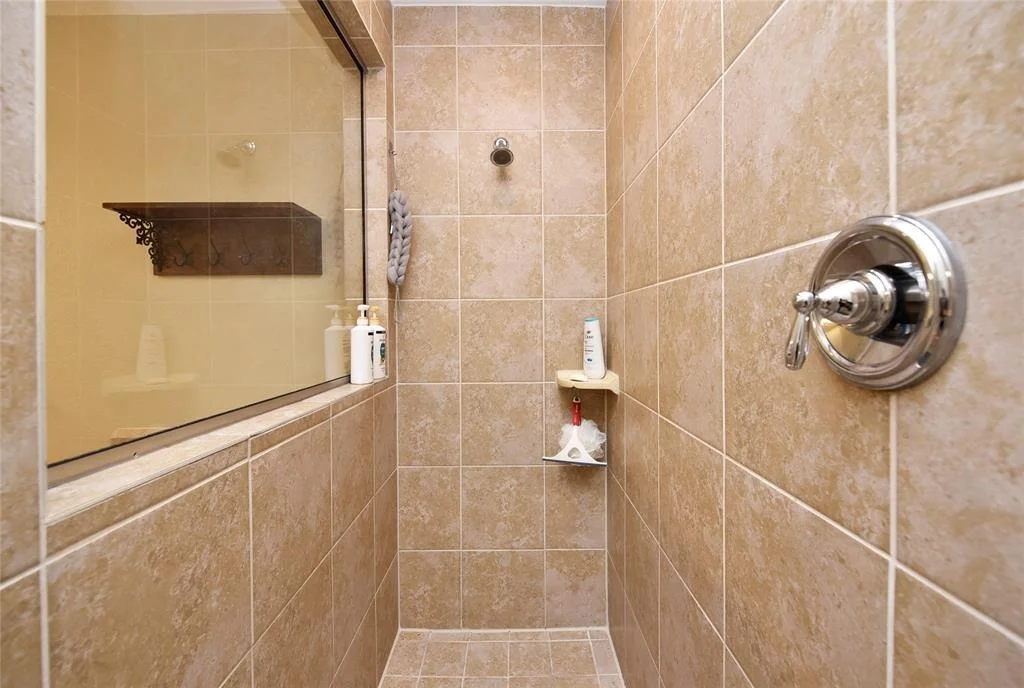 Photo of 6007 Hedgepark Drive