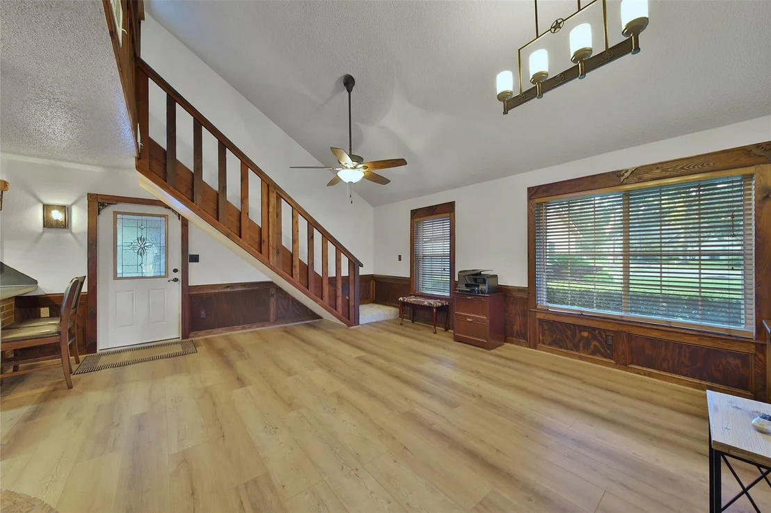Photo of 360 Hollyglenn Street