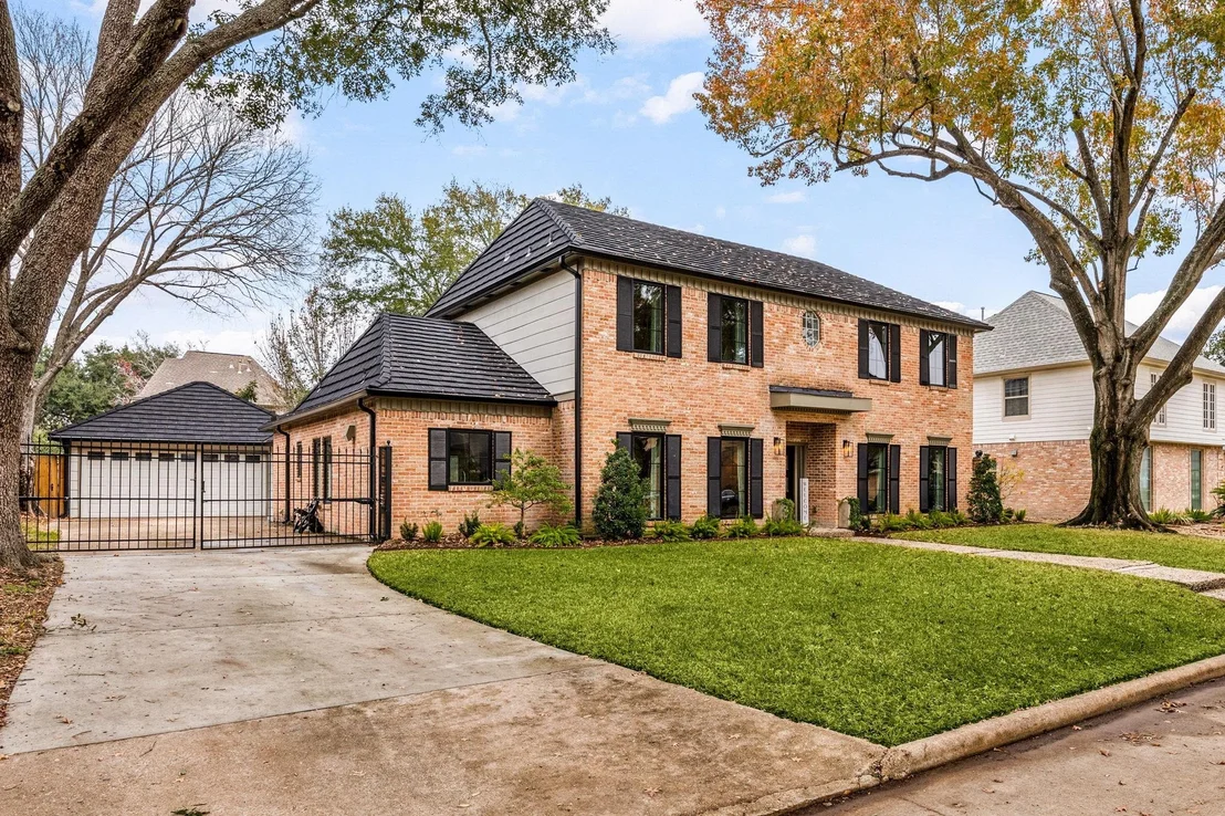 Photo of 1118 Crossroads Drive