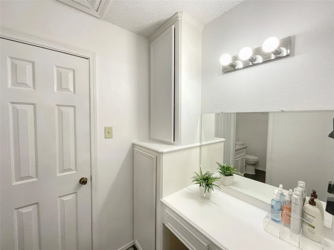 Photo of 1155 Holbech Lane