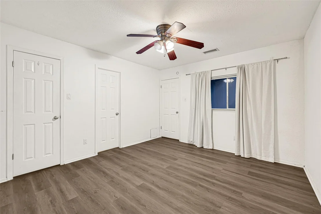 Photo of 10802 Forest Leaf Drive