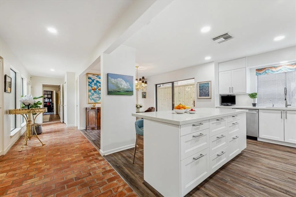 Photo of 10323 Olympia Drive