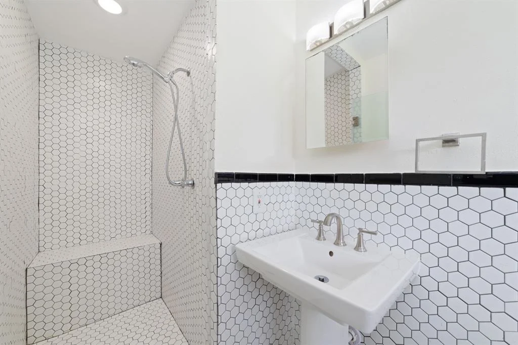 Photo of 6234 Shadow Crest Street
