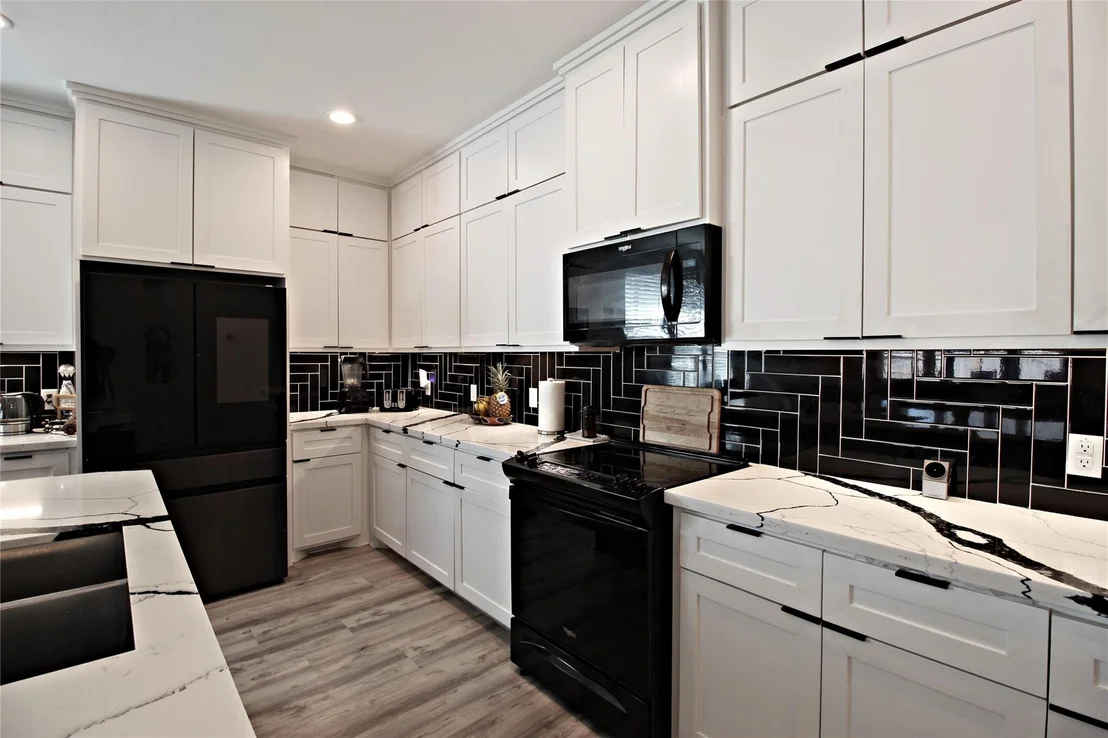 Photo of 1118 N Shepherd Drive