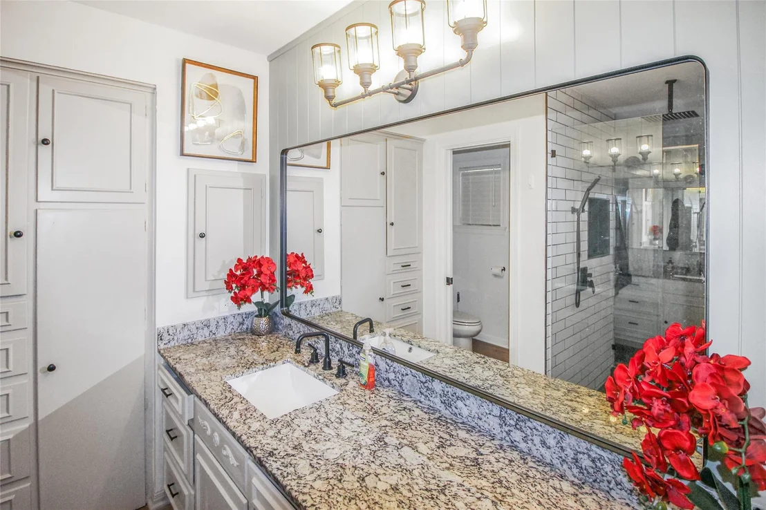 Photo of 536 Oak Drive