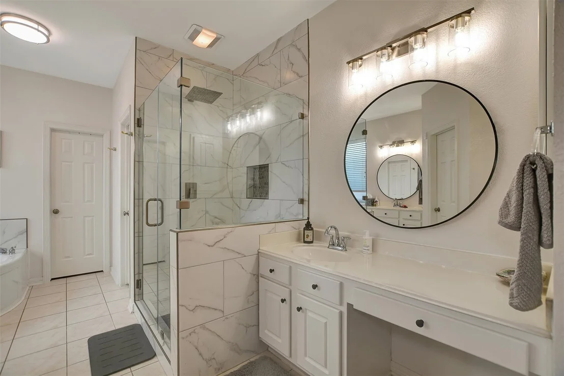 Photo of 15918 Lake Loop Drive