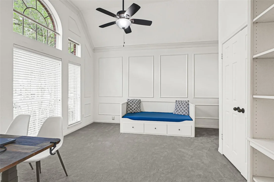 Photo of 1302 Blackthorne Drive