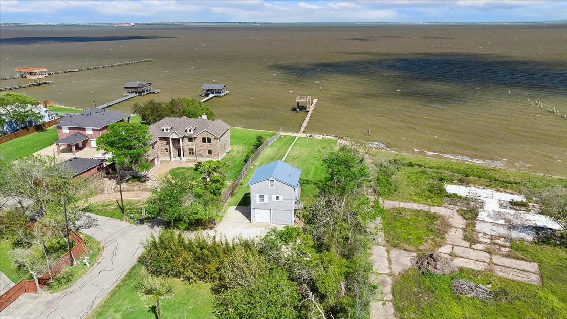 Photo of 2015 Crescent Drive