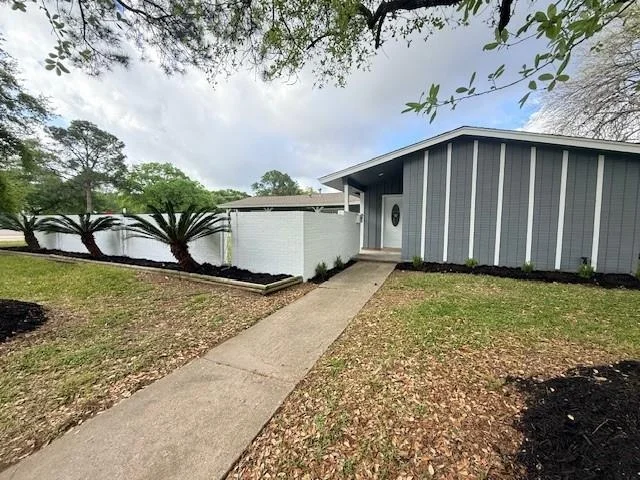 Photo of 3426 Valley Brook Drive