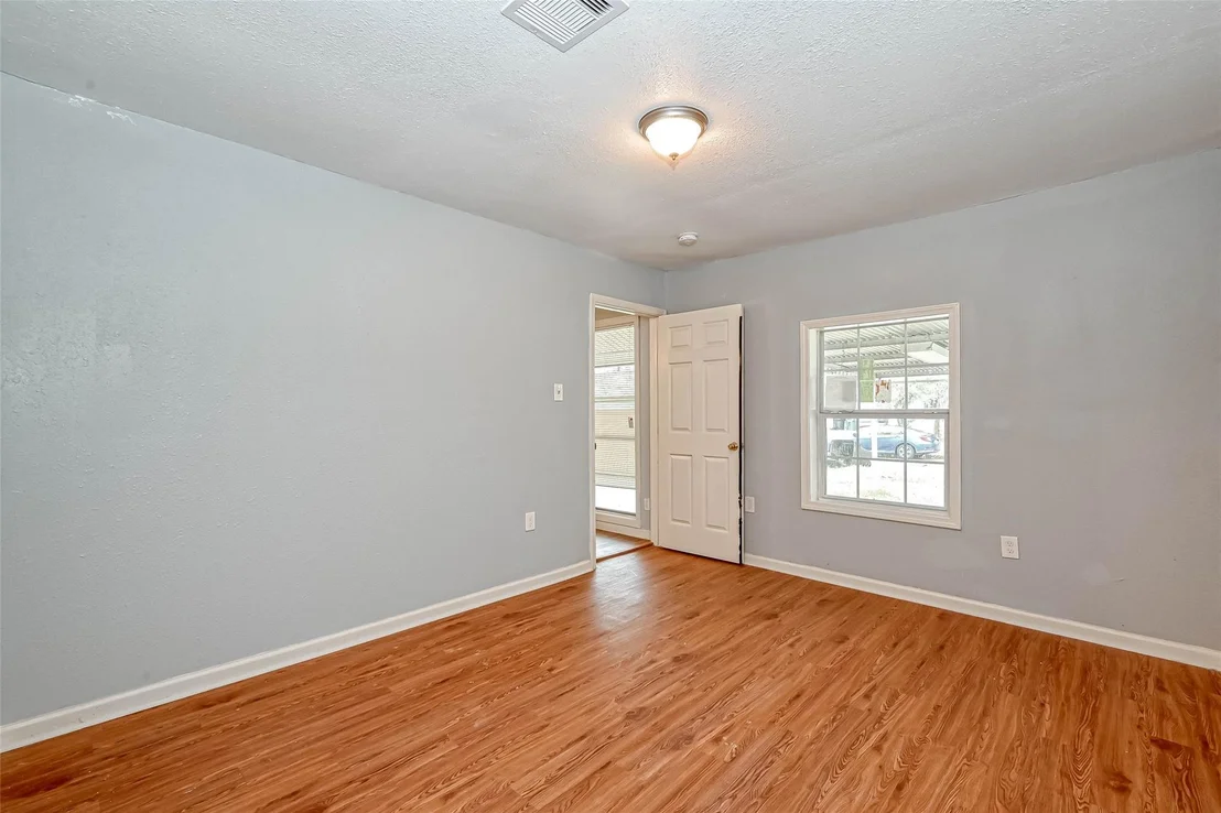 Photo of 5707 Lakefield Drive
