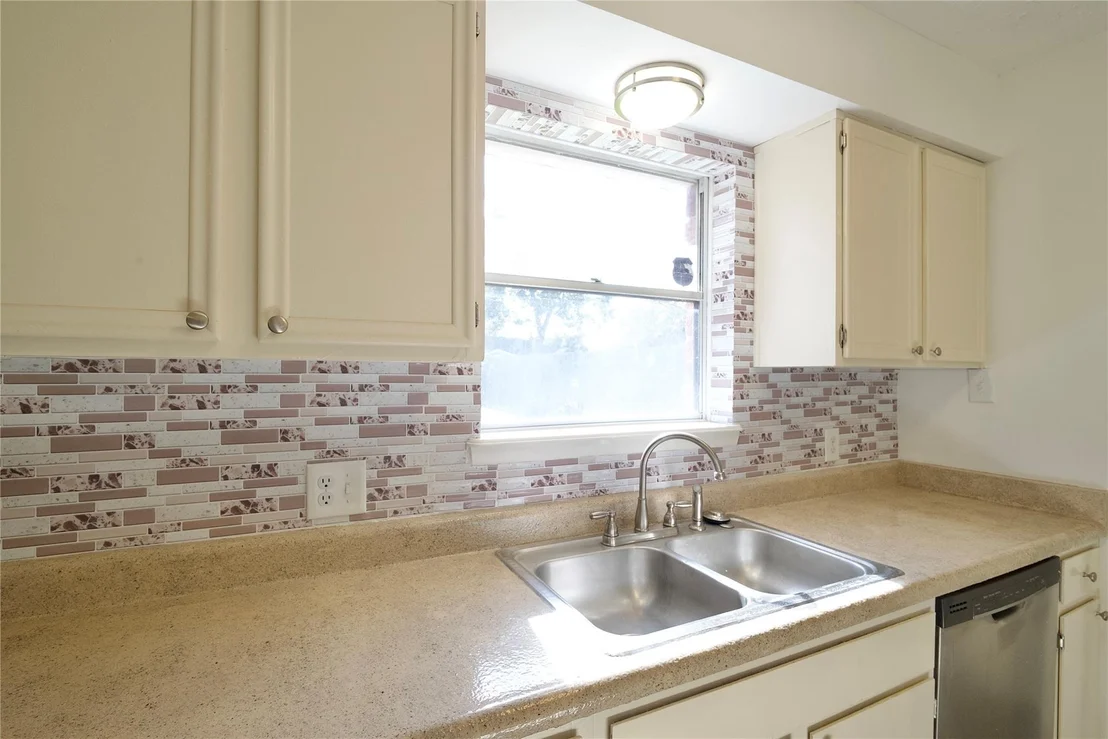 Photo of 6219 Darlinghurst Drive
