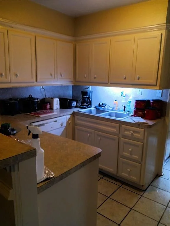 Photo of 1372 & 1378 Apache Drive