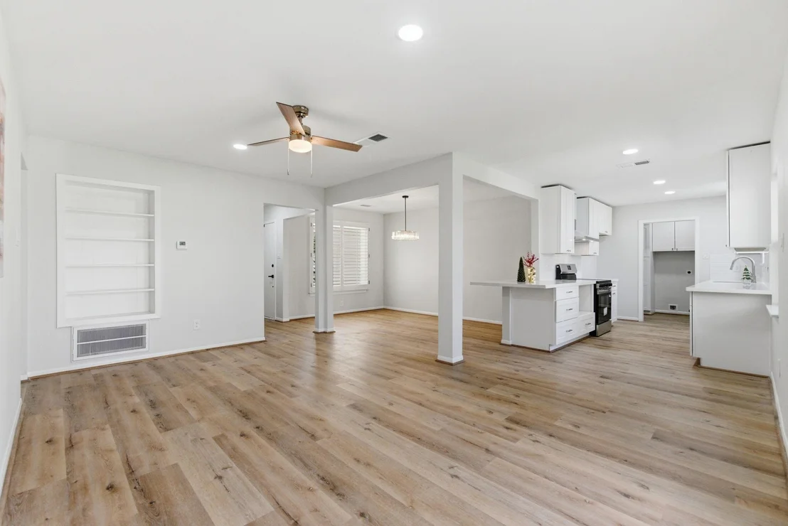 Photo of 9326 Meadowbriar Lane